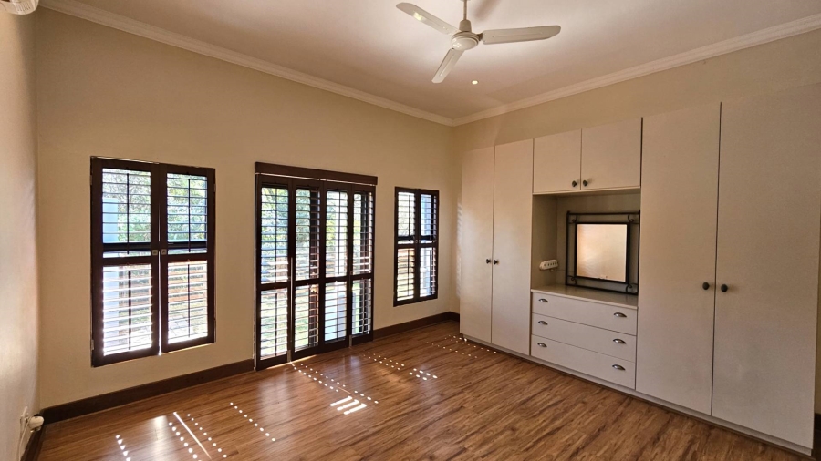 5 Bedroom Property for Sale in The Coves North West